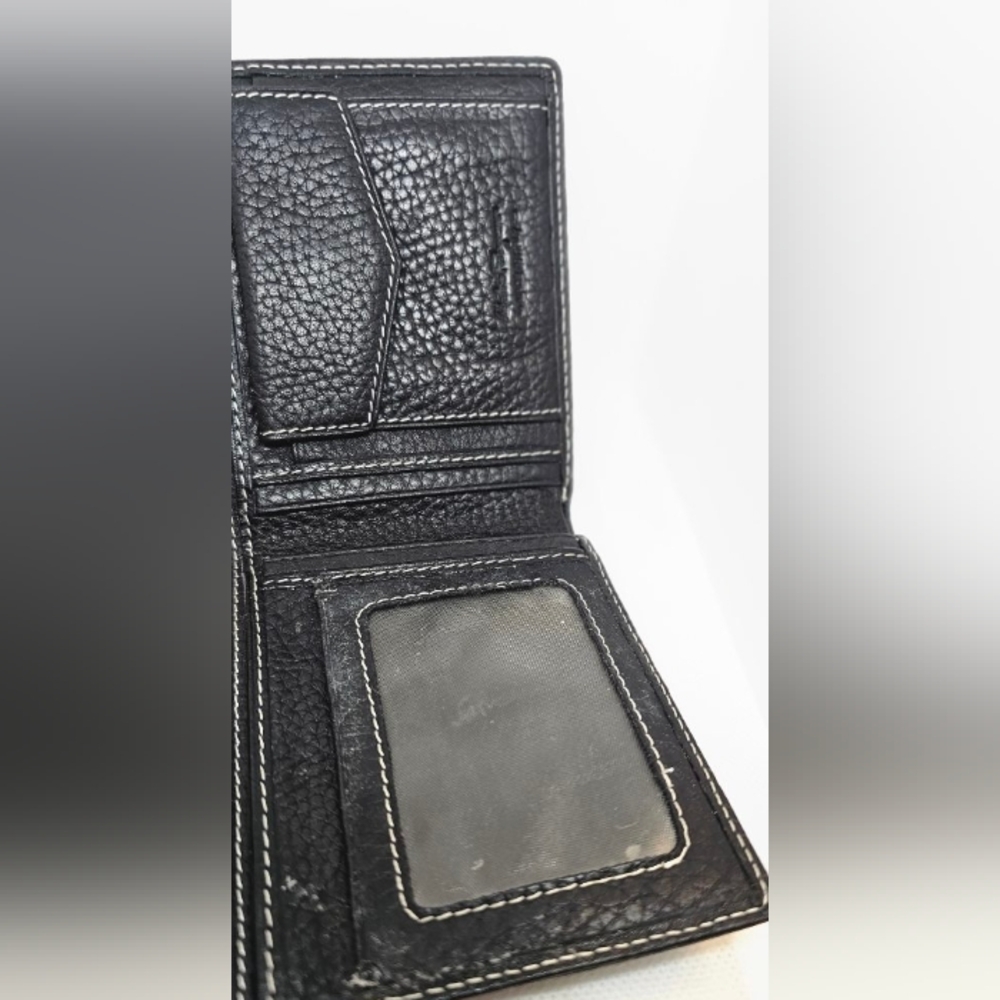 SALVATORE FERRAGAMO TEXTURED LEATHER BIFOLD WALLET with Silvertone LOGO - Picture 6 of 7